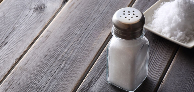 Hạn chế tiêu thụ muối trong chu kỳ kinh nguyệt