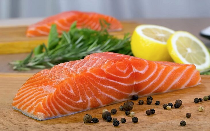 Cá hồi chứa nhiều omega3 hỗ trợ giảm viêm nhiễm hiệu quả